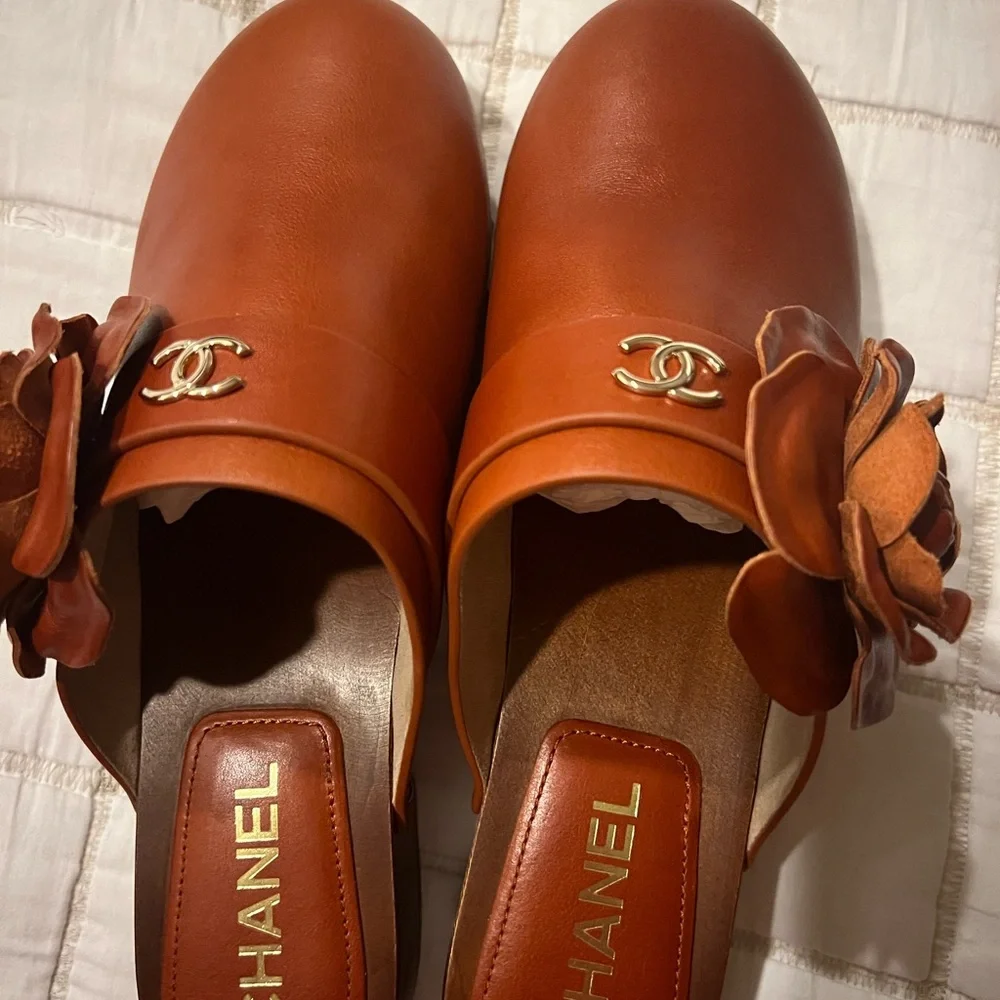 Chanel Clogs Brown. BNEW Sz 40 - Picture 3 of 10